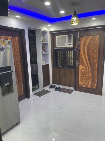 Room in 2 BHK Apartment at Saket – for Rent