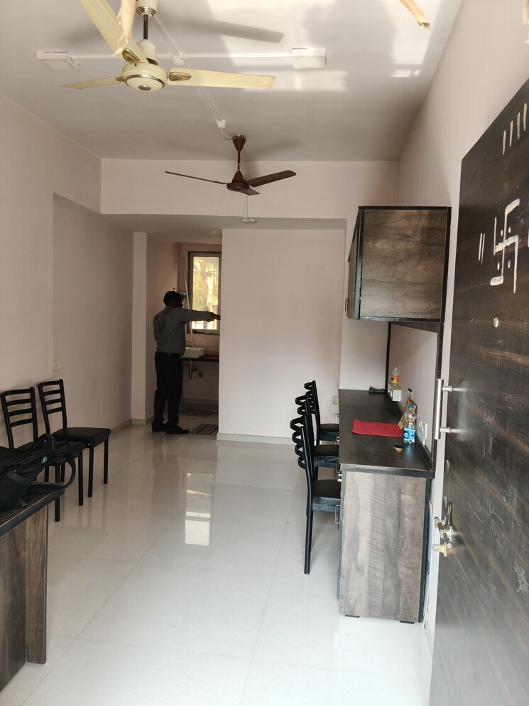 Room, js-bal-ganesh-tower Commercial Office Space 230 Sq.Ft. In Naupada Thane 9565646