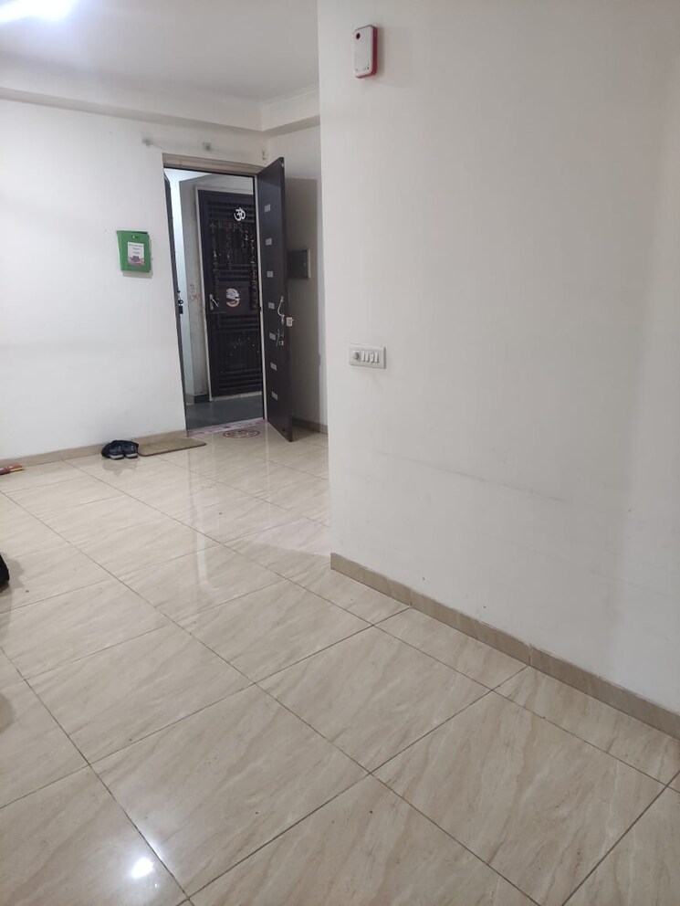 Room, gaur-city-2-14th-avenue 2.5 Bedroom 1040 Sq.Ft. Apartment In Sector 16c Greater Noida Greater Noida 9565683