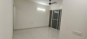 Room in 3 BHK Apartment at L And T Seawoods Residences, Seawoods – for Rent