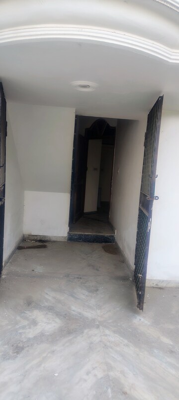 Room in 2 BHK Independent House at Sector 46 – for Rent