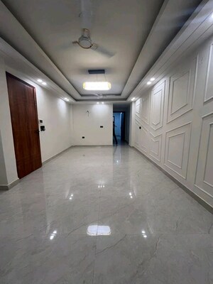 Room in 3 BHK Builder Floor at Chattarpur – for Rent