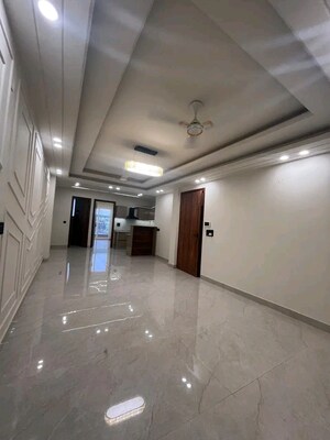 Room in 3 BHK Builder Floor at Chattarpur – for Rent