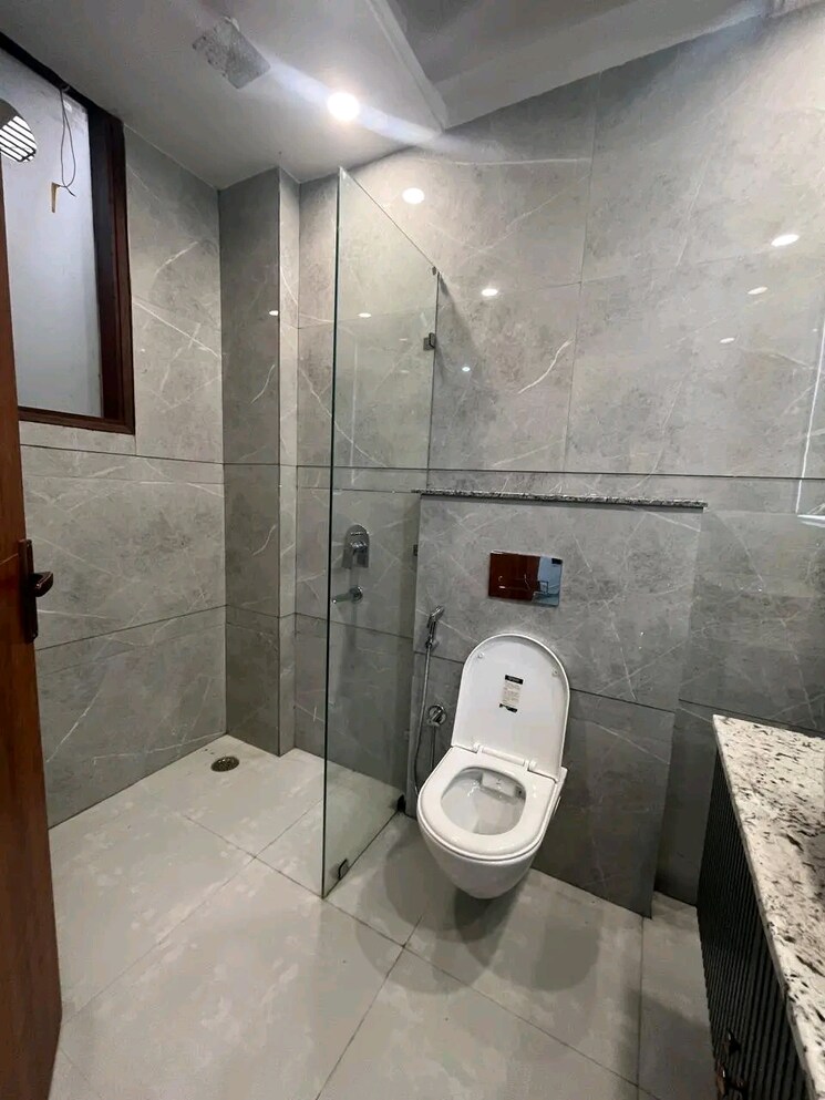 Bathroom, chattarpur 3 Bedroom 1250 Sq.Ft. Builder Floor In Chattarpur Delhi 9565715