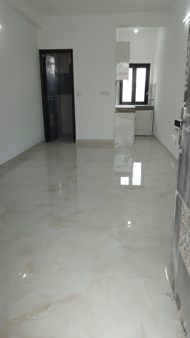 Room, saket 1 RK 350 Sq.Ft. Builder Floor In Saket Delhi 9565708