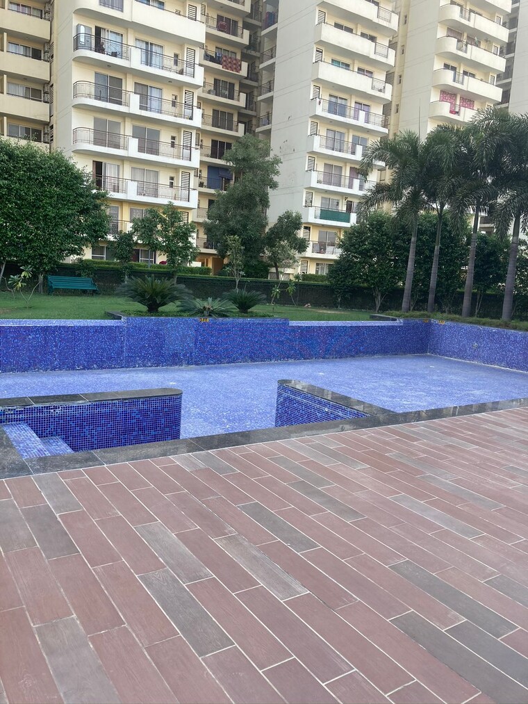Swimming Pool, experion-the-heart-song 2.5 Bedroom 1238 Sq.Ft. Apartment In Sector 108 Gurgaon 9565710