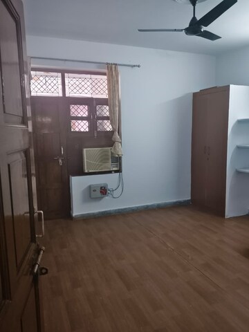 Room in 2 BHK Builder Floor at Sector 22b – for Rent