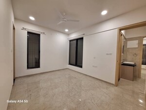 Room in 2.5 BHK Apartment at Rama Metro Life Maxima Residences, Tathawade – for Rent