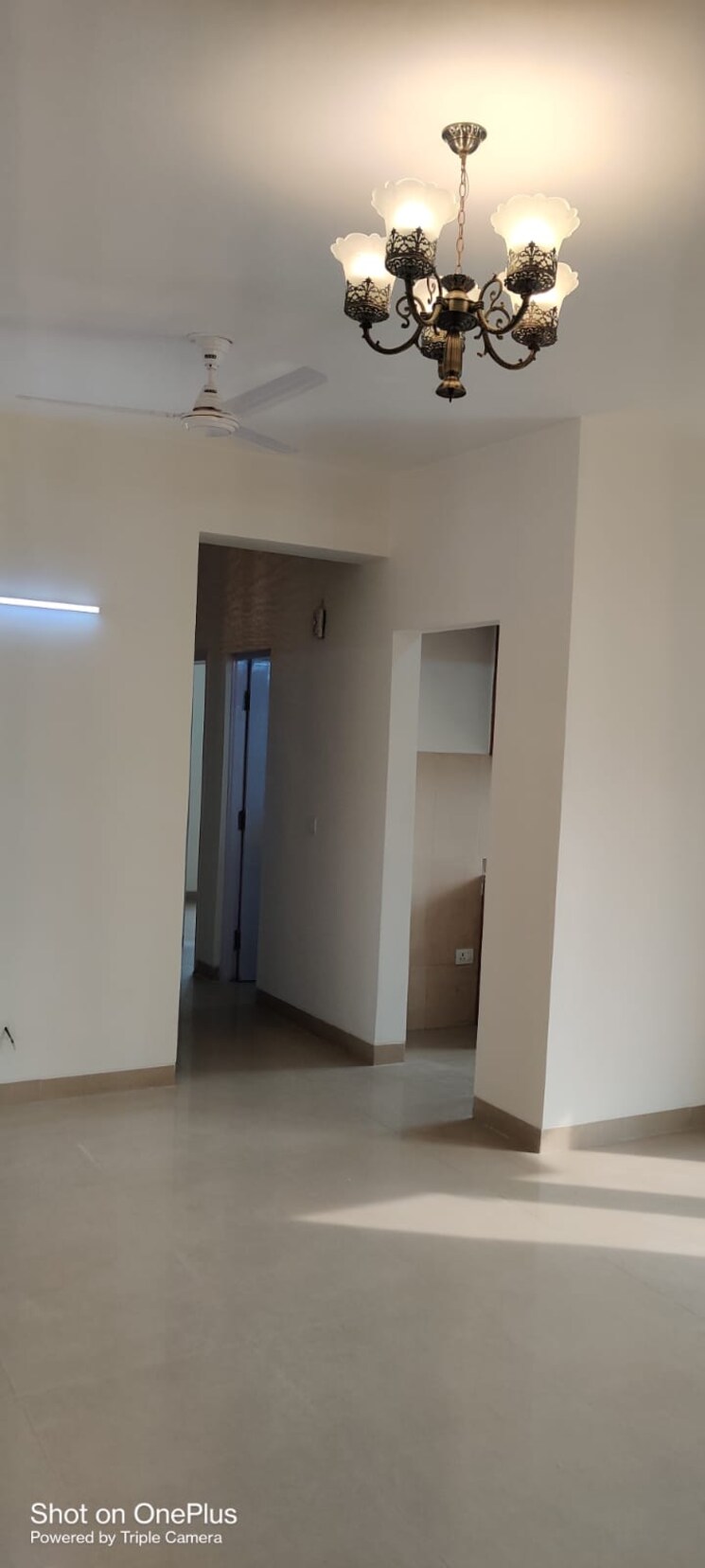 Room, emaar-mgf-emerald-hills 2.5 Bedroom 1120 Sq.Ft. Apartment In Sector 65 Gurgaon 9565744