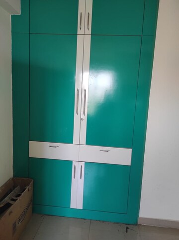 Furnished Amenities in 3 BHK Apartment at Mapsko Paradise, Sector 83 – for Sale