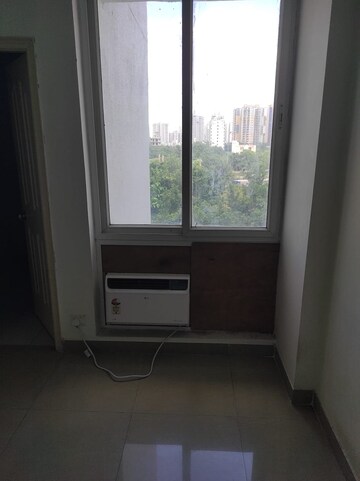 Bathroom in 3 BHK Apartment at Mapsko Paradise, Sector 83 – for Sale