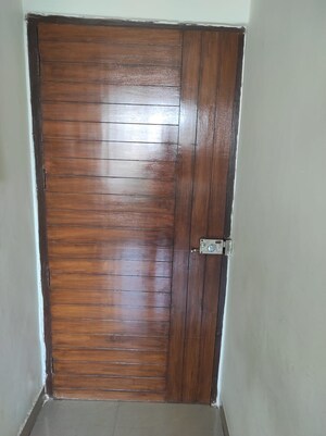 Furnished Amenities in 3 BHK Apartment at Mapsko Paradise, Sector 83 – for Sale