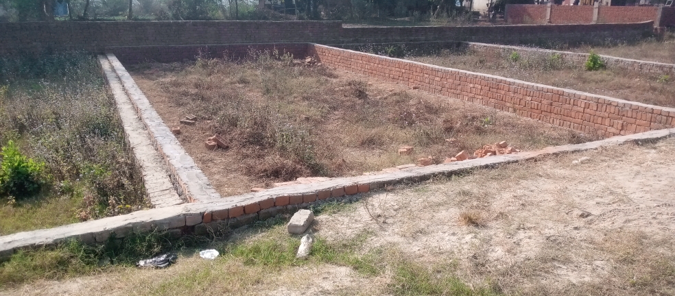 Plot For Sale in Motiram Adda