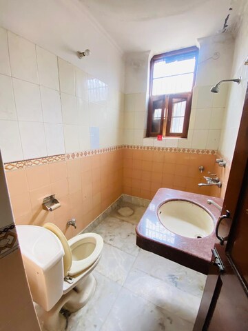 Bathroom in 2 BHK Builder Floor at Ansal Plaza Sector-23, Sector 23 – for Rent