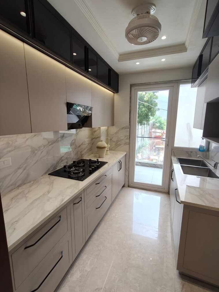 Kitchen, bptp-astaire-gardens 4 Bedroom 2400 Sq.Ft. Builder Floor In Sector 70a Gurgaon 9565812