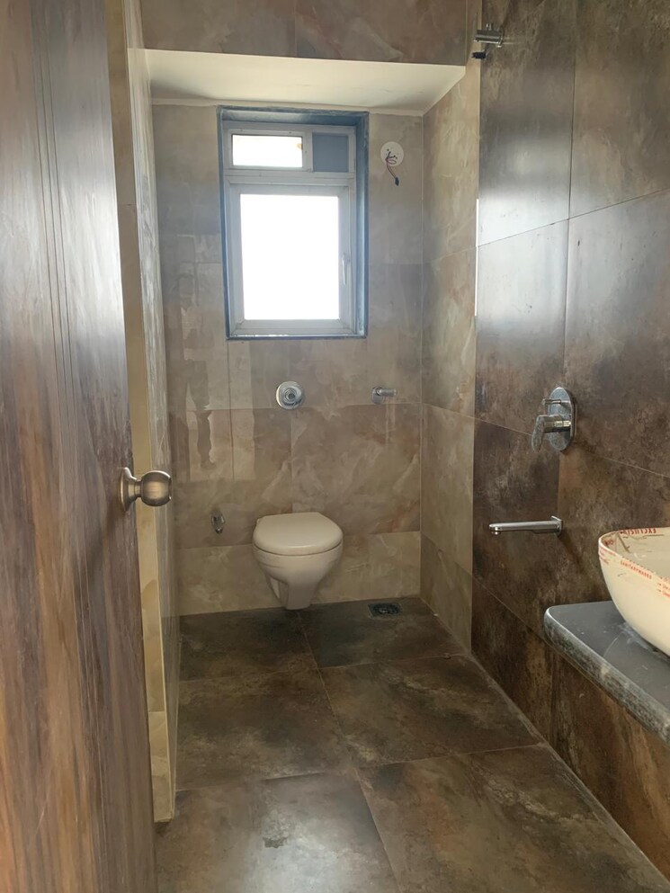 Bathroom, glasswood-om-sarjan-chsl 2 Bedroom 707 Sq.Ft. Apartment In Borivali West Mumbai 9565824