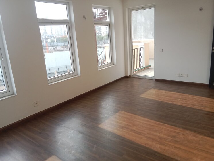 Room, sector 57 4 Bedroom 2000 Sq.Ft. Builder Floor In Sector 57 Gurgaon 9565829