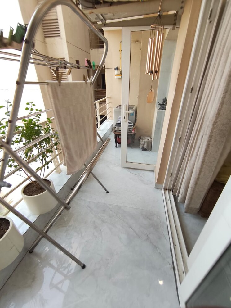 Balcony, paras-seasons 3.5 Bedroom 1625 Sq.Ft. Apartment In Sector 168 Noida 9565848