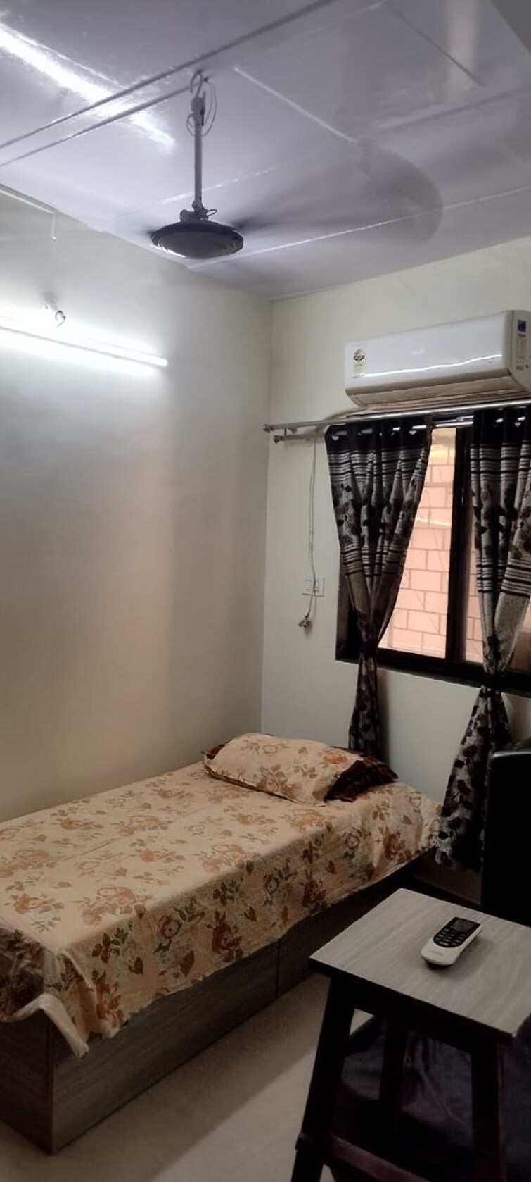 Living Room, bandra west 1 Bedroom 500 Sq.Ft. Apartment In Bandra West Mumbai 9565840