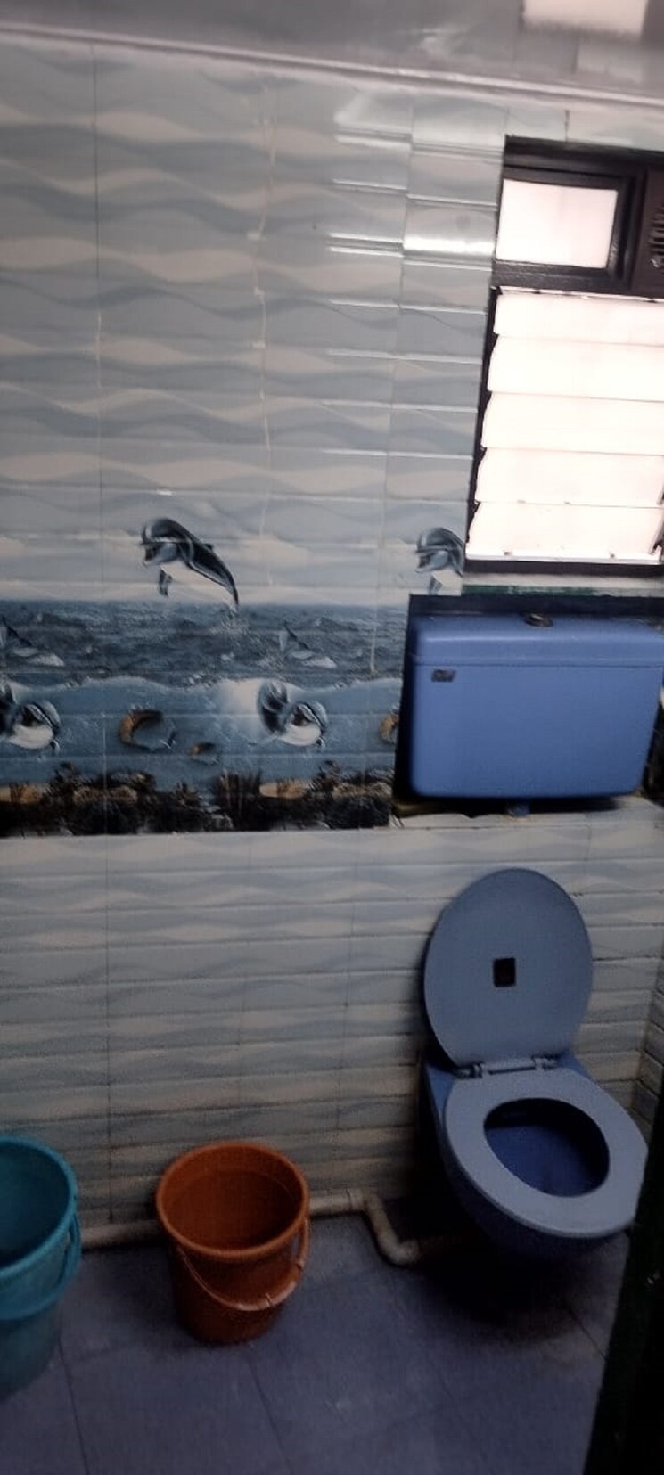 Bathroom, bandra west 1 Bedroom 500 Sq.Ft. Apartment In Bandra West Mumbai 9565840