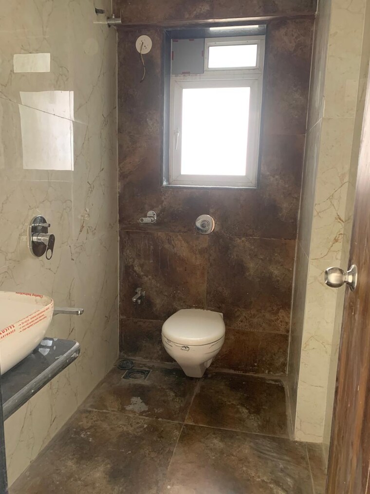 Bathroom, glasswood-om-sarjan-chsl 1 Bedroom 423 Sq.Ft. Apartment In Borivali West Mumbai 9565863