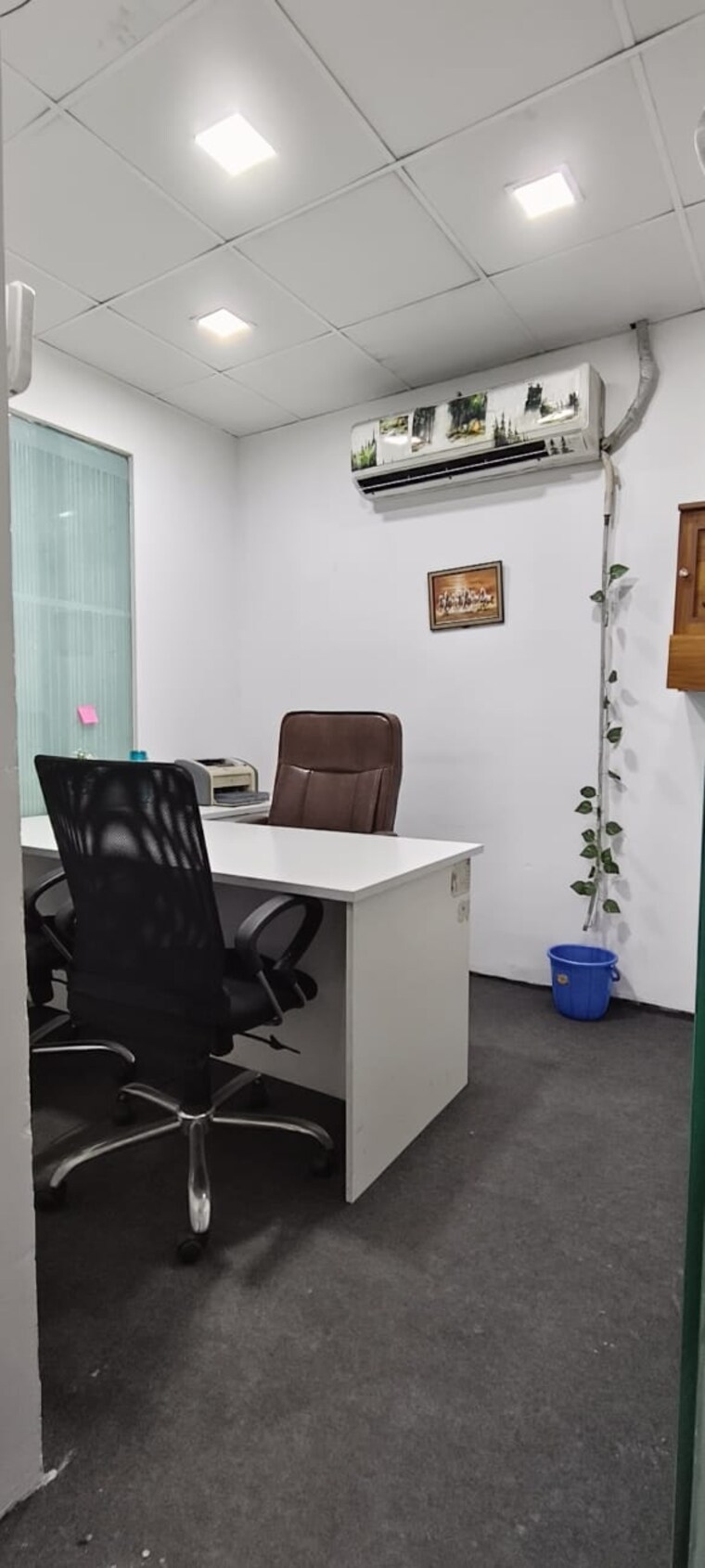 Team Area, sector 63 Commercial Office Space 450 Sq.Ft. In Sector 63 Noida 9565893