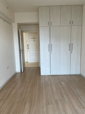 Room in 2 BHK Apartment at Supertech Hues, Sector 68 – for Rent