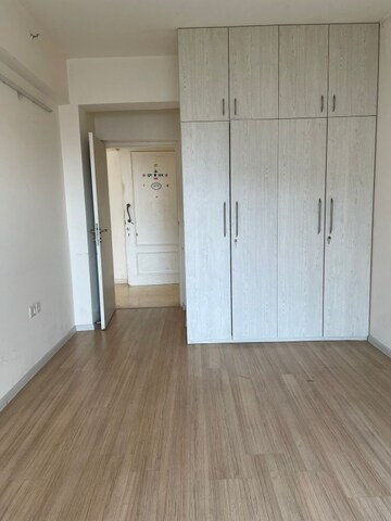 Room in 2 BHK Apartment at Supertech Hues, Sector 68 – for Rent