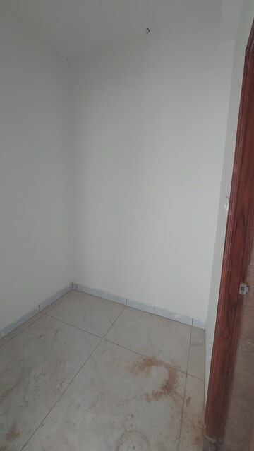 Room in 3 BHK Apartment at SR The Portico, Narsingi – for Sale