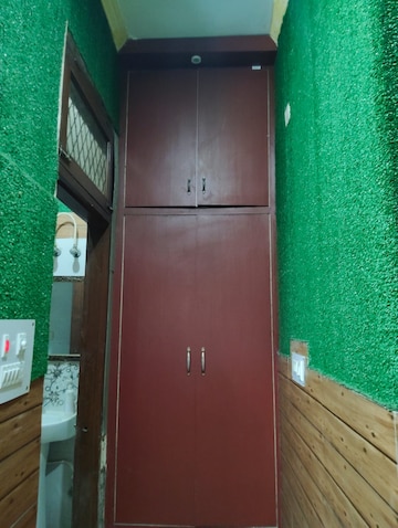 Furnished Amenities in 2.5 BHK Independent House at Solutrean Delta City Centre, Delta I Greater Noida – for Rent