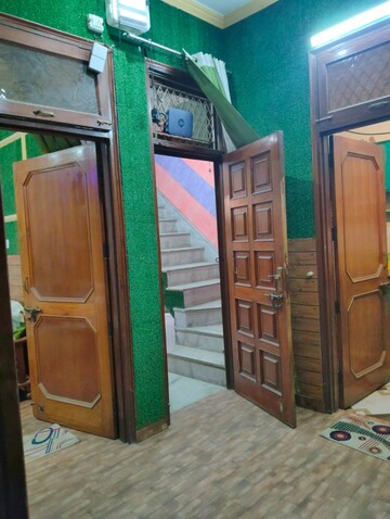 Furnished Amenities in 2.5 BHK Independent House at Solutrean Delta City Centre, Delta I Greater Noida – for Rent