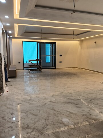Parking in 4 BHK Builder Floor at Rajendra Nagar Sector 3 – for Sale