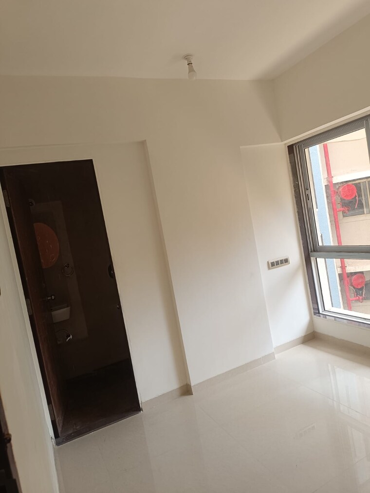 Room, je-and-vee-om-trimurti 3 Bedroom 1400 Sq.Ft. Apartment In Malad East Mumbai 9565989