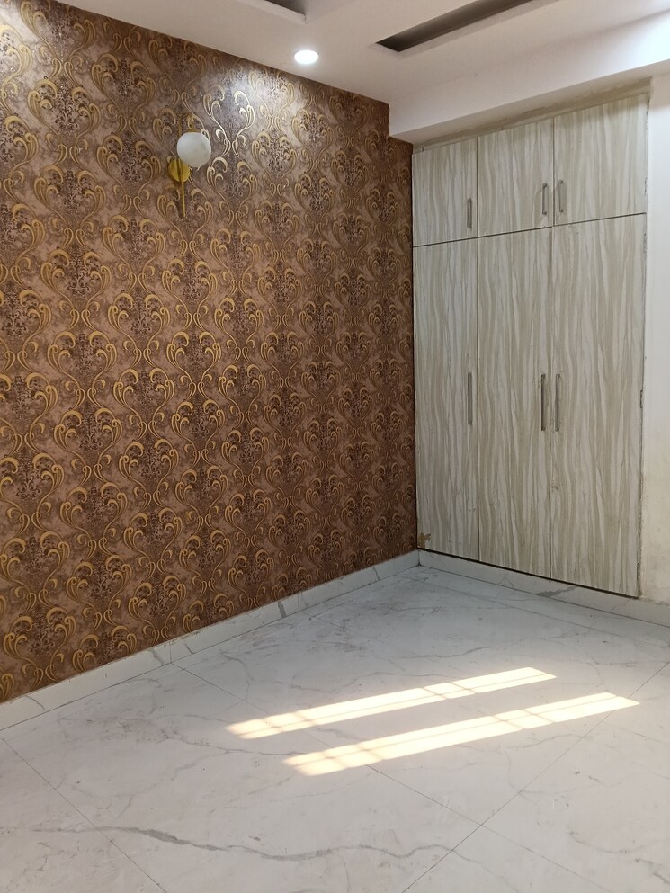 Room, rajendra nagar sector 3 4 Bedroom 150 Sq.Yd. Builder Floor In Rajendra Nagar Sector 3 Ghaziabad 9566005