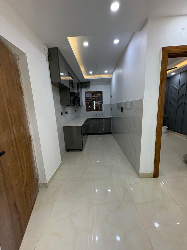undefined, sector 85 3 Bedroom 155 Sq.Yd. Builder Floor In Sector 85 Faridabad 9566024