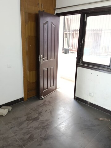 Room in 2 BHK Builder Floor at Wave Prime Floors, Wave City – for Rent