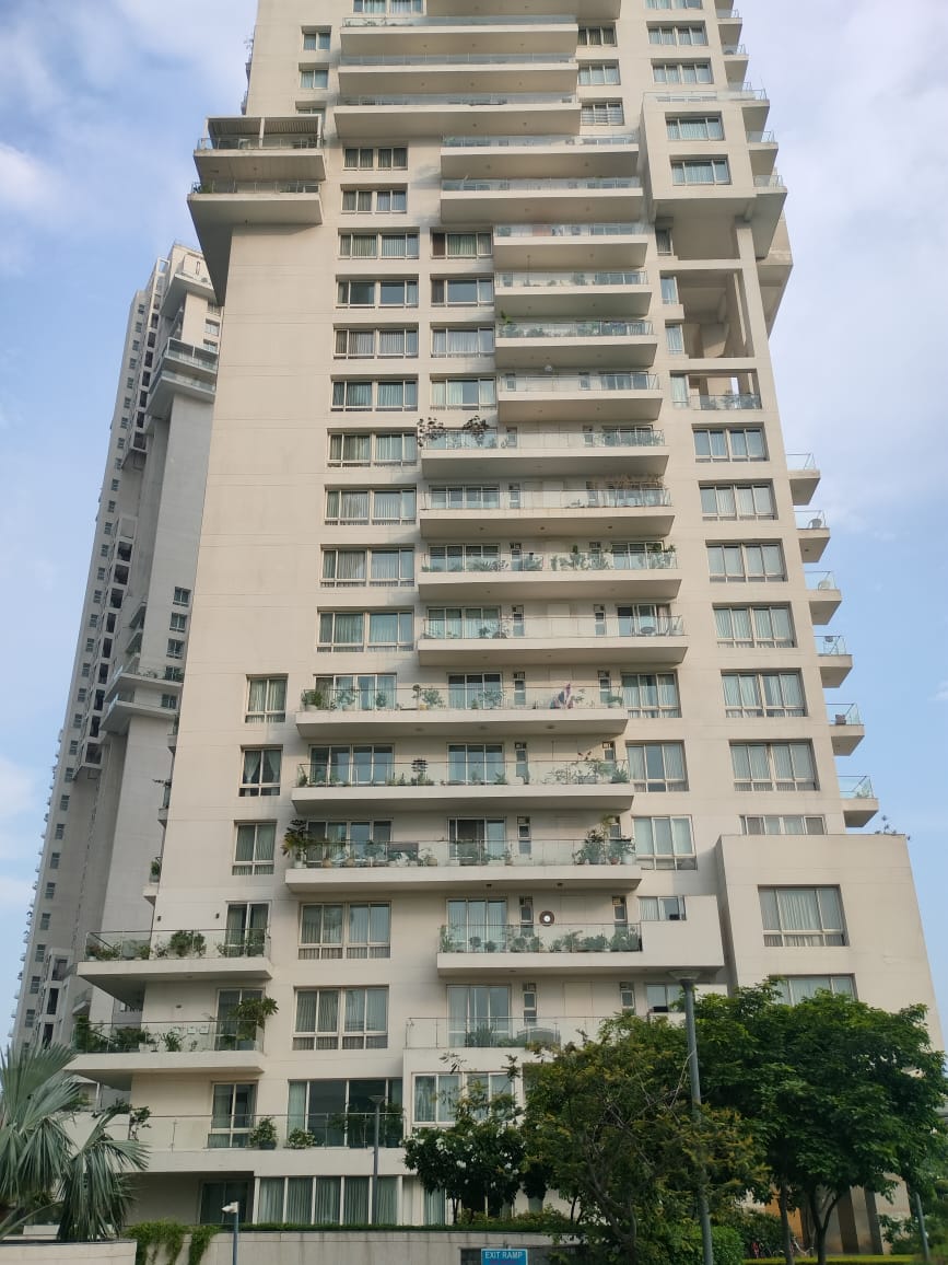5 BHK + Servant Room 5500 Sq.Ft. Apartment in Pioneer Araya
