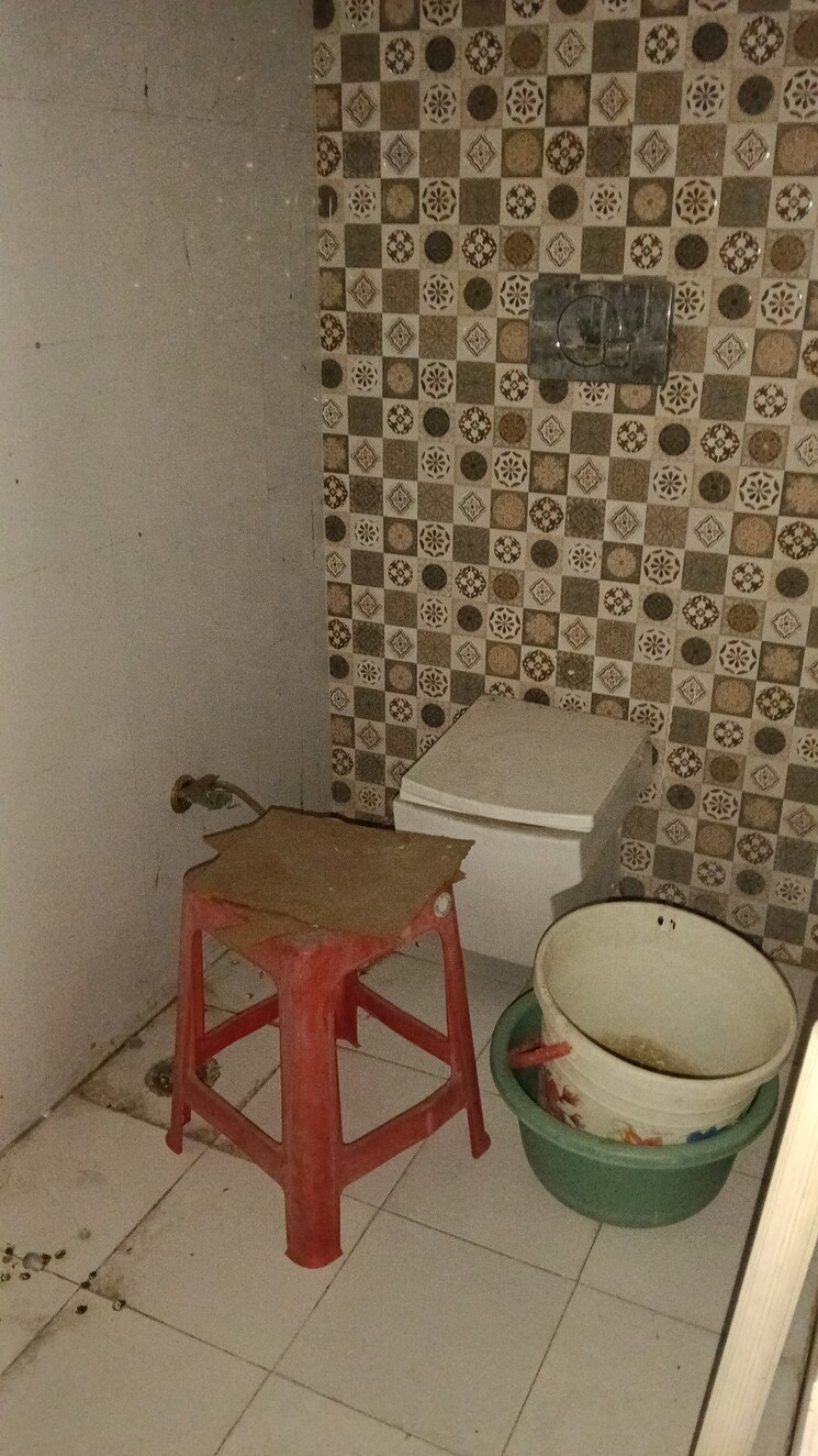 Bathroom, rajendra nagar sector 2 1 Bedroom 500 Sq.Ft. Builder Floor In Rajendra Nagar Sector 2 Ghaziabad 9566038