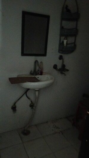 Bathroom in 1 BHK Builder Floor at Rajendra Nagar Sector 2 – for Sale