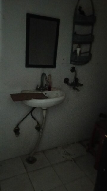 Bathroom in 1 BHK Builder Floor at Rajendra Nagar Sector 2 – for Sale