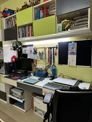 Master Bedroom in 3 BHK Apartment at Riddhi Garden, Malad East – for Rent