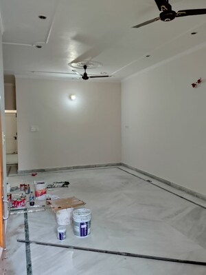 Room in 2 BHK Independent House at Sector 16 – for Rent