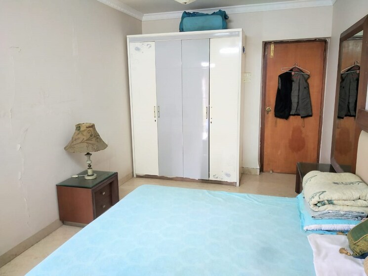 Bedroom, bandra west 1 Bedroom 500 Sq.Ft. Apartment In Bandra West Mumbai 9566246