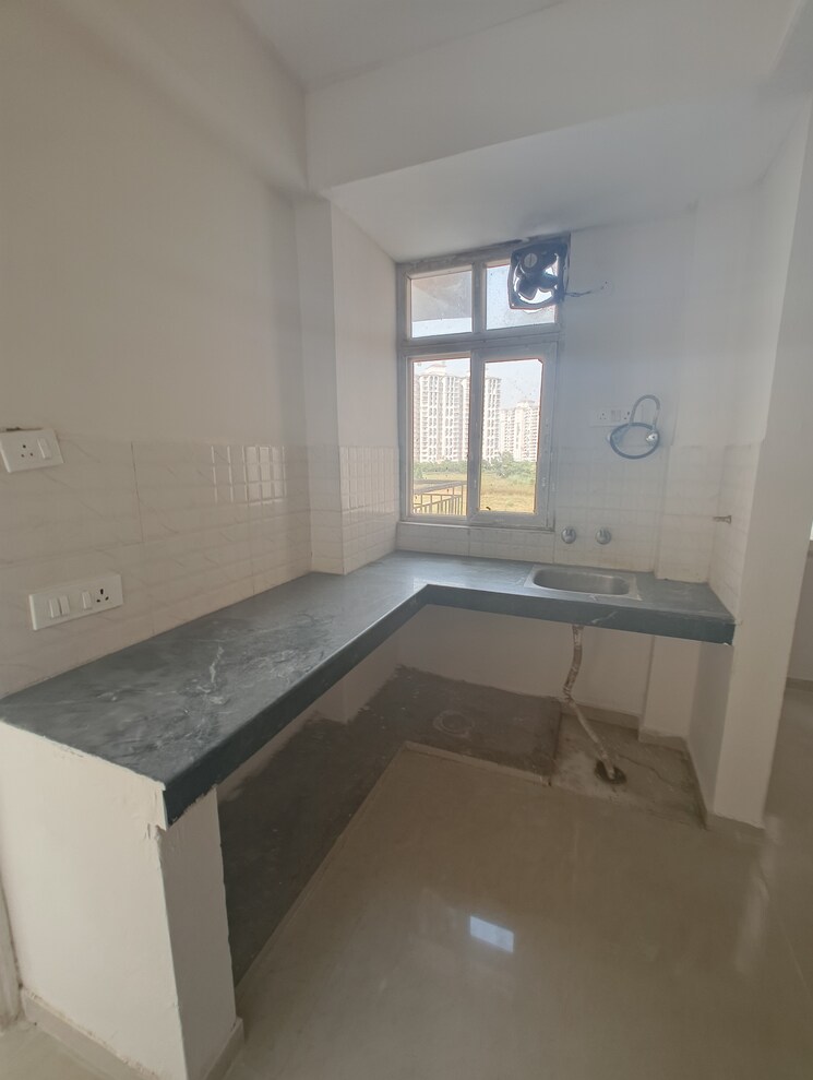 Kitchen, shree-vardhman-green-court 1 Bedroom 432 Sq.Ft. Apartment In Sector 90 Gurgaon 9566270