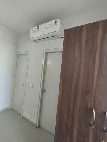 Building Lobby in 1 BHK Apartment at Shree Vardhman Green Court, Sector 90 – for Sale