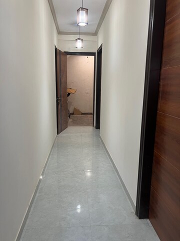 Building Lobby in 4 BHK Apartment at K World Royal Court, Sector 39 – for Rent