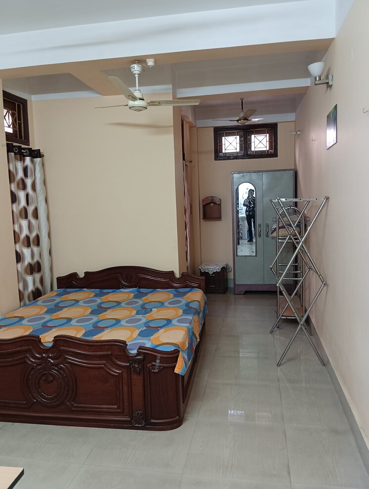 Room, six mile 2 Bedroom 1000 Sq.Ft. Villa In Six Mile Guwahati 9566368
