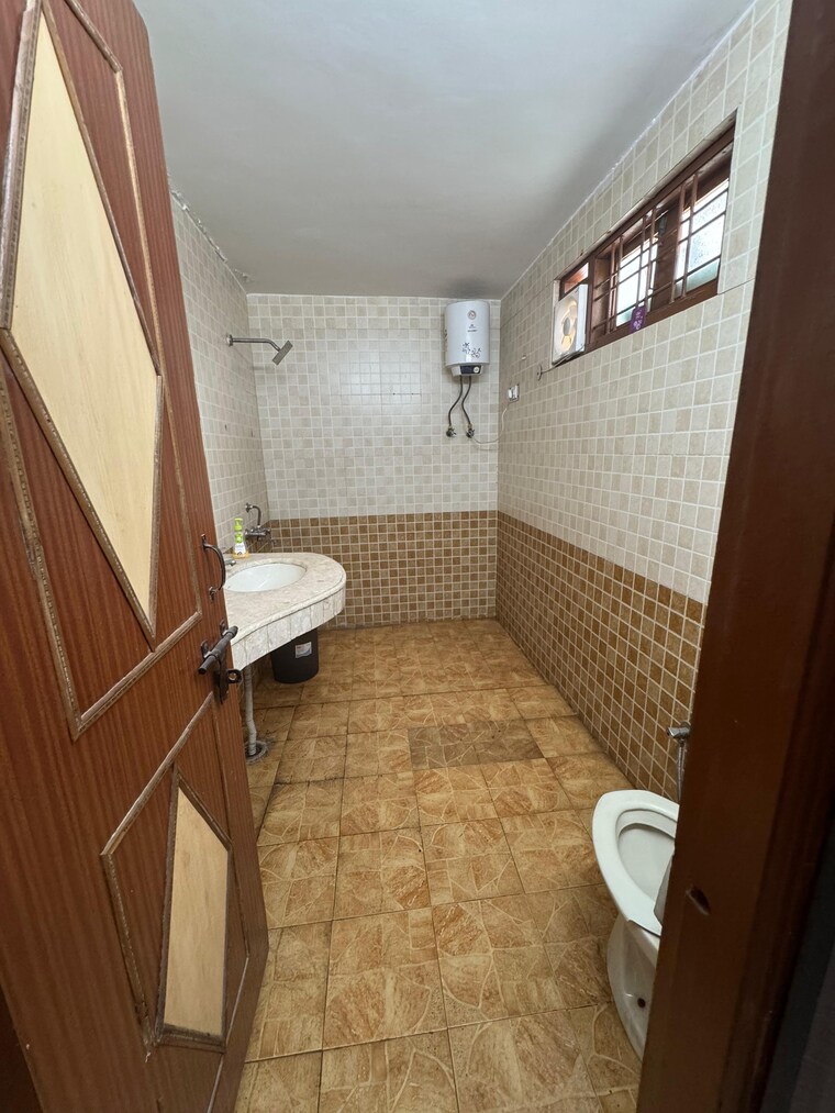 Attached Bathroom, gunjur 2 Bedroom 1240 Sq.Ft. Builder Floor In Gunjur Bangalore 9567113