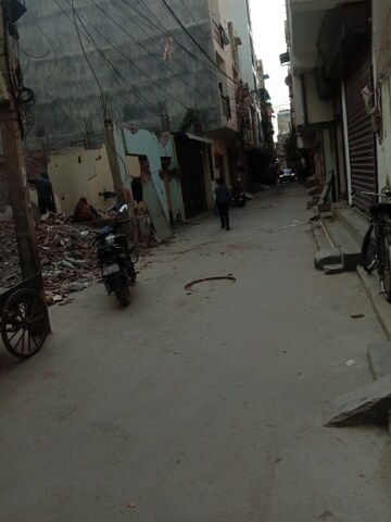 Parking in 3 BHK Independent House at Dwarka Mor – for Sale