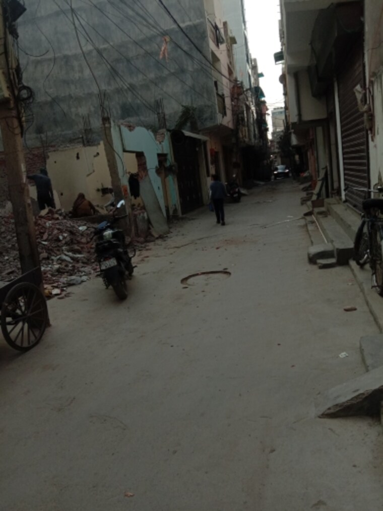  Parking, dwarka mor 3 Bedroom 657 Sq.Ft. Independent House In Dwarka Mor Delhi 9566334